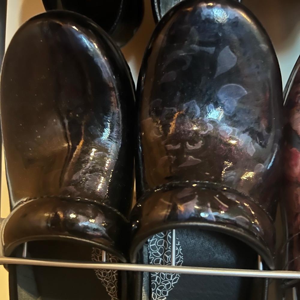 Dansko shiny dark blue